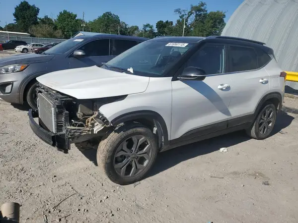 KNDEUCAAXR7557621 2024 KIA SELTOS - Image 1