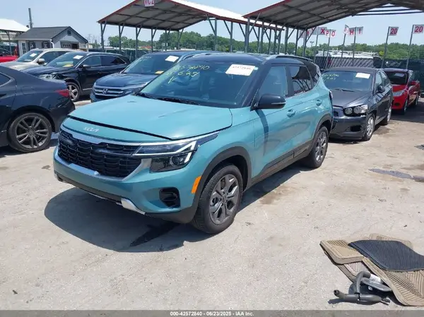 KNDEUCAAXR7576668 2024 KIA SELTOS - Image 2