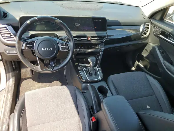 KNDEUCAAXS7707359 2025 KIA SELTOS - Image 8