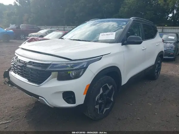 KNDEUCAAXS7786192 2025 KIA SELTOS - Image 2