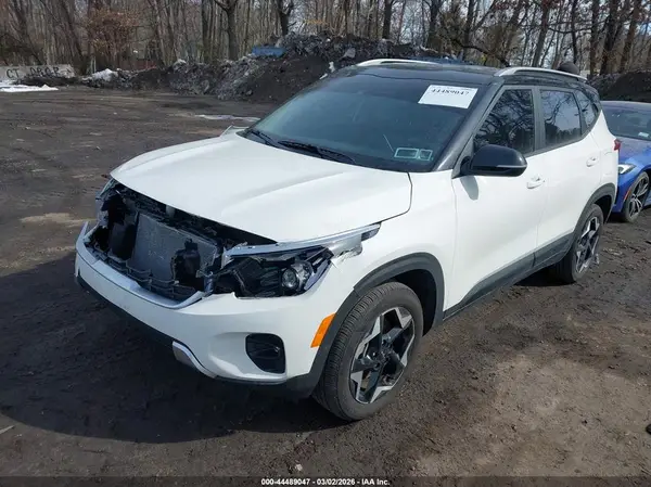 KNDEUCAAXS7809616 2025 KIA SELTOS - Image 2