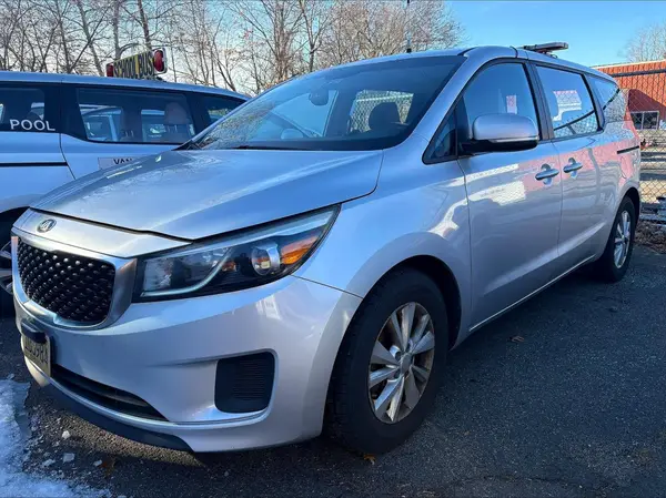 KNDMA5C10G6104799 2016 KIA SEDONA - Image 2