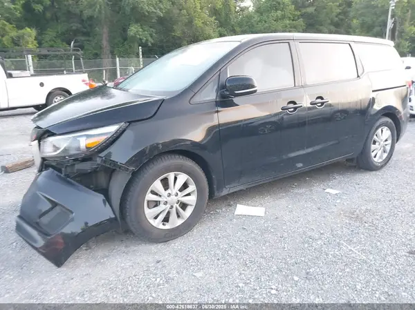 KNDMA5C10G6180653 2016 KIA SEDONA - Image 2