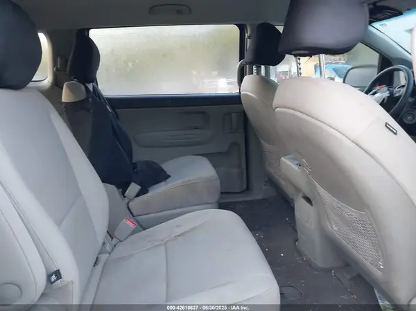 KNDMA5C10G6180653 2016 KIA SEDONA - Image 8