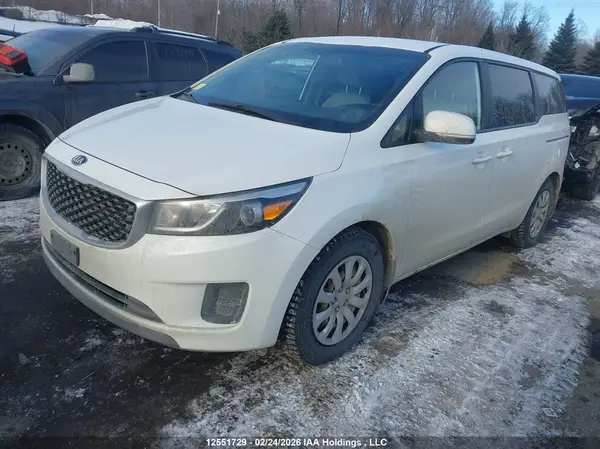 KNDMA5C10H6261945 2017 KIA SEDONA - Image 2