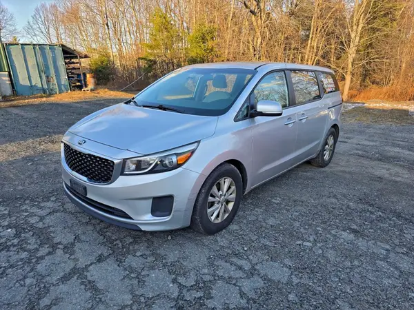 KNDMA5C10H6264747 2017 KIA SEDONA - Image 2