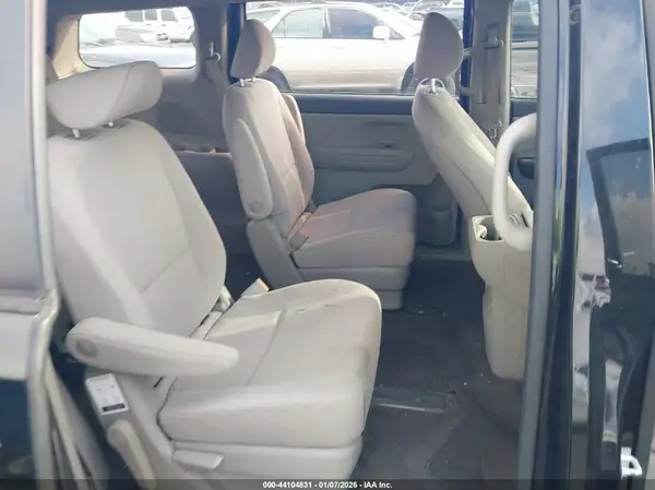 KNDMA5C10H6269849 2017 KIA SEDONA - Image 8