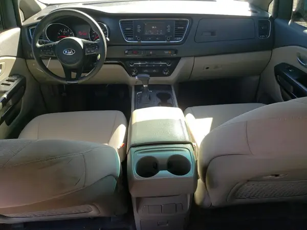 KNDMA5C10H6279572 2017 KIA SEDONA - Image 8