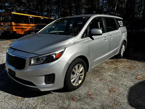 KNDMA5C10H6284092 2017 KIA SEDONA - Image 2