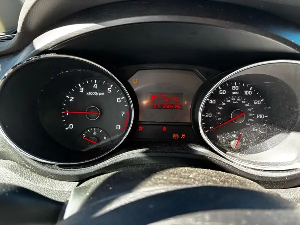 KNDMA5C10H6284092 2017 KIA SEDONA - Image 8