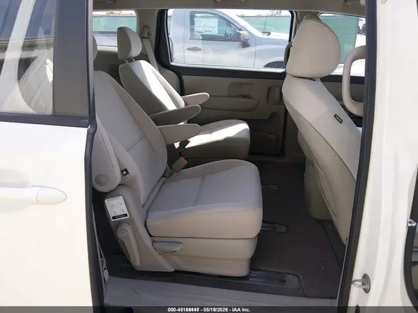 KNDMA5C10J6400316 2018 KIA SEDONA - Image 8