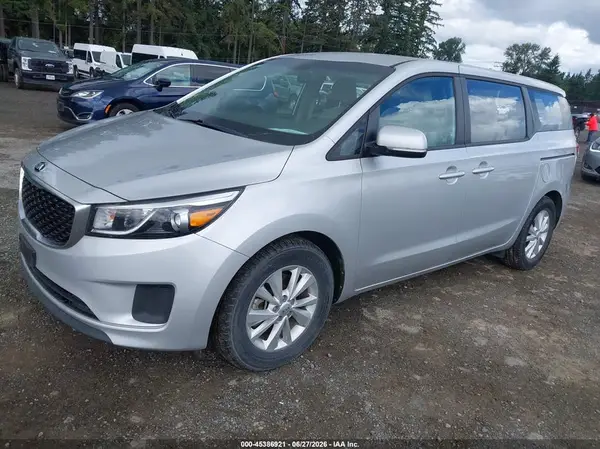 KNDMA5C10J6401515 2018 KIA SEDONA - Image 2