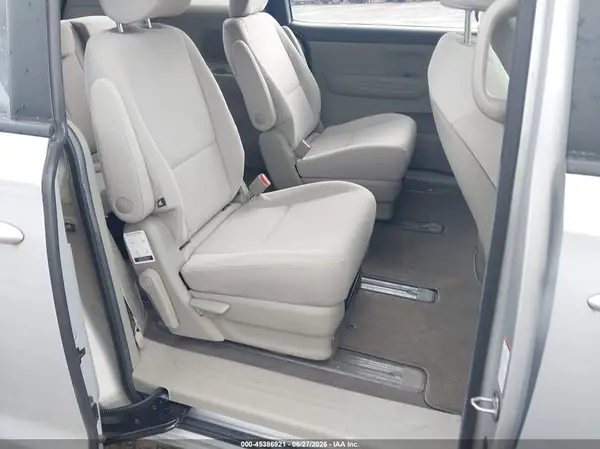 KNDMA5C10J6401515 2018 KIA SEDONA - Image 8