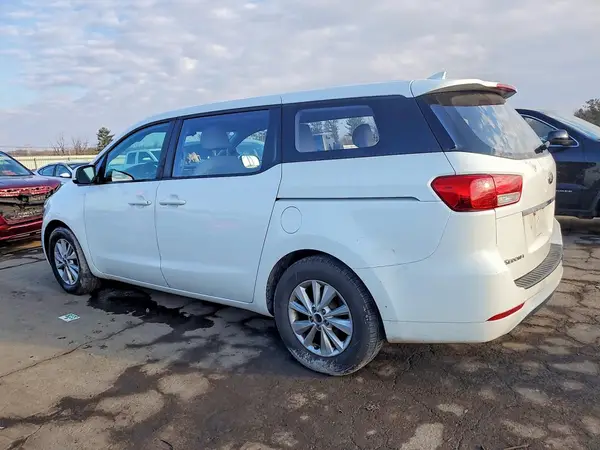 KNDMA5C10J6401563 2018 KIA SEDONA - Image 2