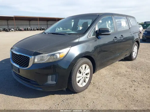 KNDMA5C10J6409145 2018 KIA SEDONA - Image 2
