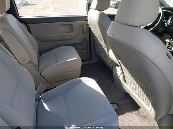 KNDMA5C10J6409145 2018 KIA SEDONA - Image 8
