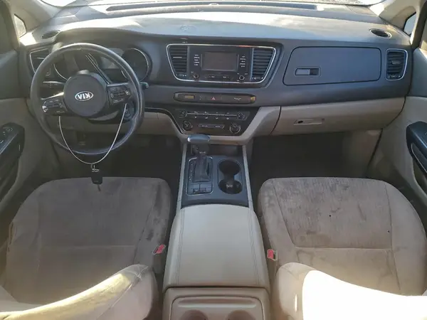 KNDMA5C11H6261128 2017 KIA SEDONA - Image 8
