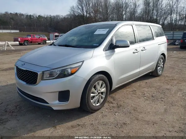 KNDMA5C11H6261131 2017 KIA SEDONA - Image 2