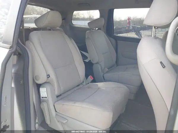 KNDMA5C11H6261131 2017 KIA SEDONA - Image 8