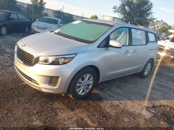 KNDMA5C11H6279614 2017 KIA SEDONA - Image 2