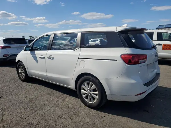 KNDMA5C11J6387026 2018 KIA SEDONA - Image 2