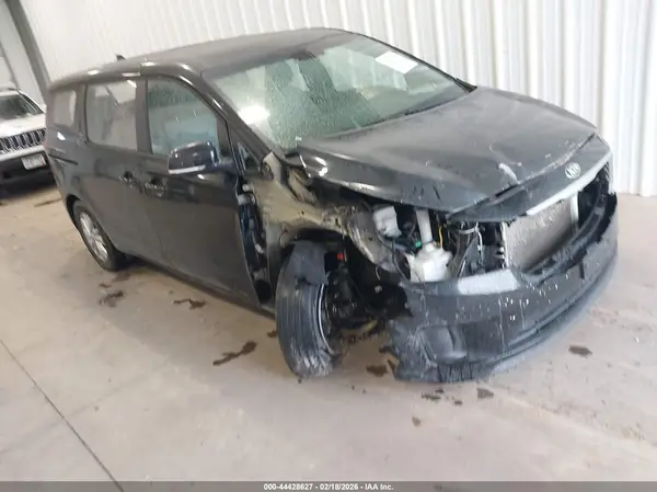 KNDMA5C11J6388256 2018 KIA SEDONA - Image 1
