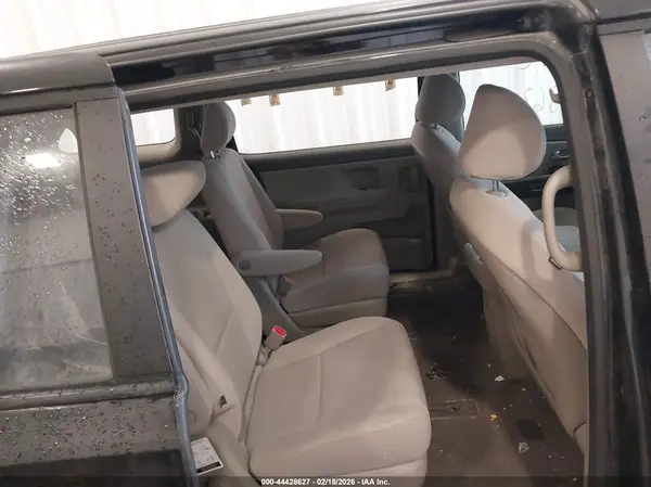 KNDMA5C11J6388256 2018 KIA SEDONA - Image 8