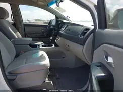 KNDMA5C11J6403709 2018 KIA SEDONA