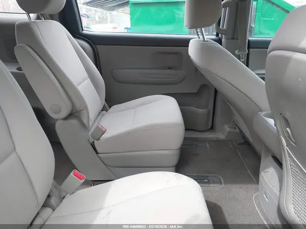 KNDMA5C11K6538447 2019 KIA SEDONA - Image 8