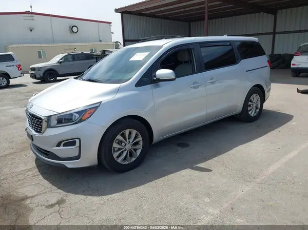 KNDMA5C11L6635455 2020 KIA SEDONA - Image 2