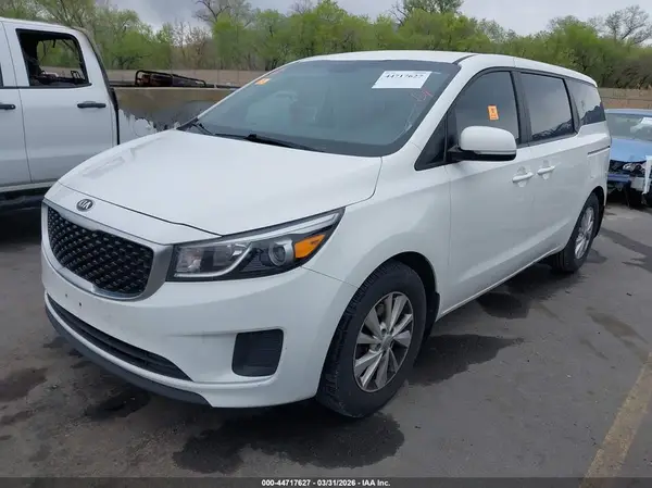 KNDMA5C12G6123886 2016 KIA SEDONA - Image 2