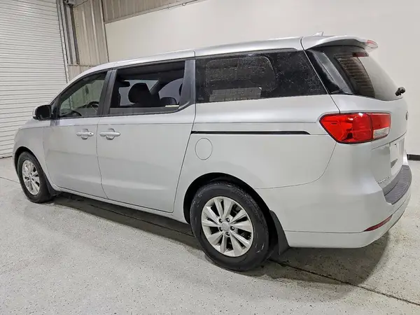 KNDMA5C12G6151929 2016 KIA SEDONA - Image 2