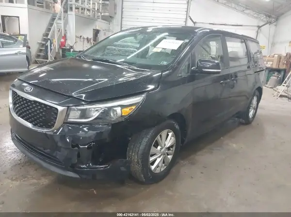KNDMA5C12G6168729 2016 KIA SEDONA - Image 2