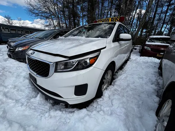 KNDMA5C12G6180685 2016 KIA SEDONA - Image 2