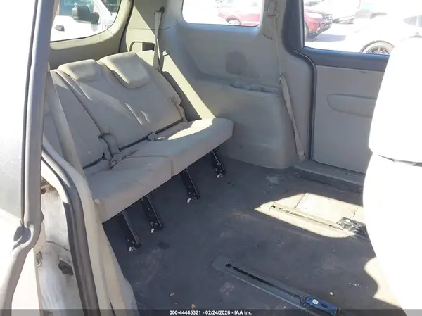 KNDMA5C12G6181867 2016 KIA SEDONA - Image 8