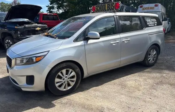 KNDMA5C12H6259694 2017 KIA SEDONA - Image 2