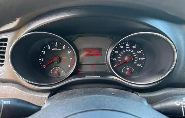 KNDMA5C12H6259694 2017 KIA SEDONA - Image 8