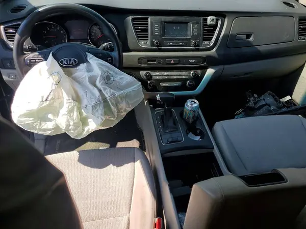 KNDMA5C12H6270730 2017 KIA SEDONA - Image 8