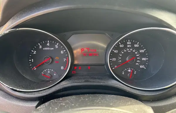 KNDMA5C12H6285616 2017 KIA SEDONA - Image 8