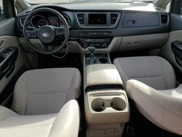 KNDMA5C12J6366945 2018 KIA SEDONA - Image 8