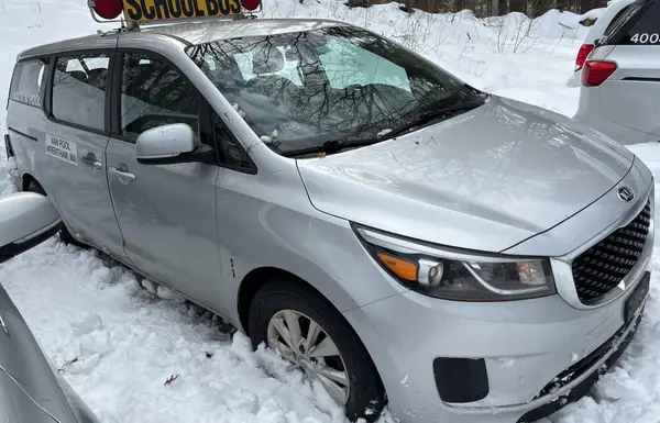KNDMA5C12J6403394 2018 KIA SEDONA - Image 1