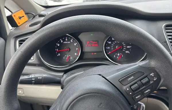 KNDMA5C12J6403394 2018 KIA SEDONA - Image 8