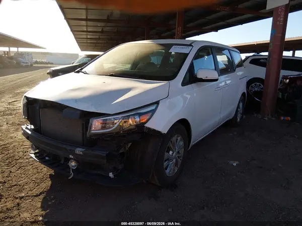 KNDMA5C12J6406926 2018 KIA SEDONA - Image 2