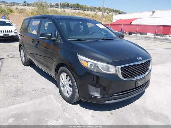 KNDMA5C12J6408773 2018 KIA SEDONA - Image 1
