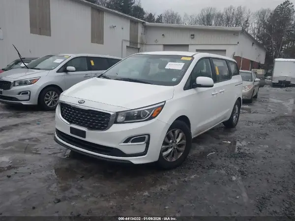 KNDMA5C12L6613643 2020 KIA SEDONA - Image 2