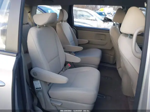 KNDMA5C13G6174023 2016 KIA SEDONA - Image 8