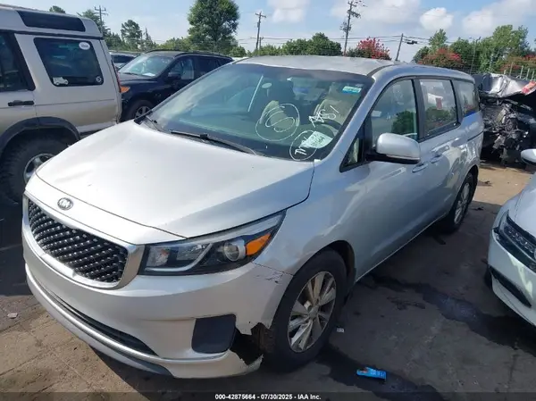KNDMA5C13H6255816 2017 KIA SEDONA - Image 2
