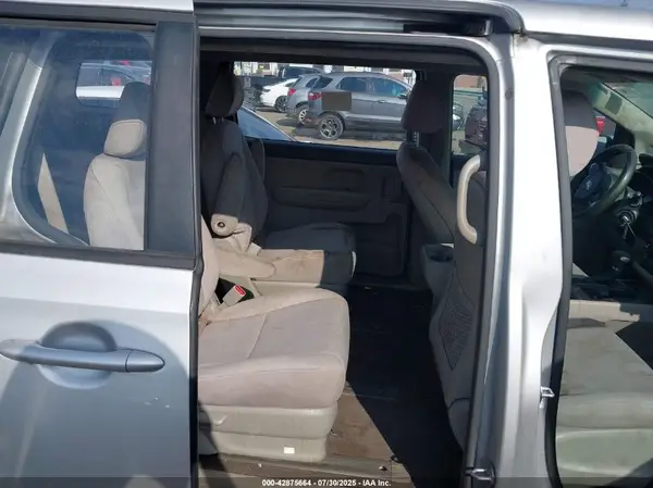 KNDMA5C13H6255816 2017 KIA SEDONA - Image 8