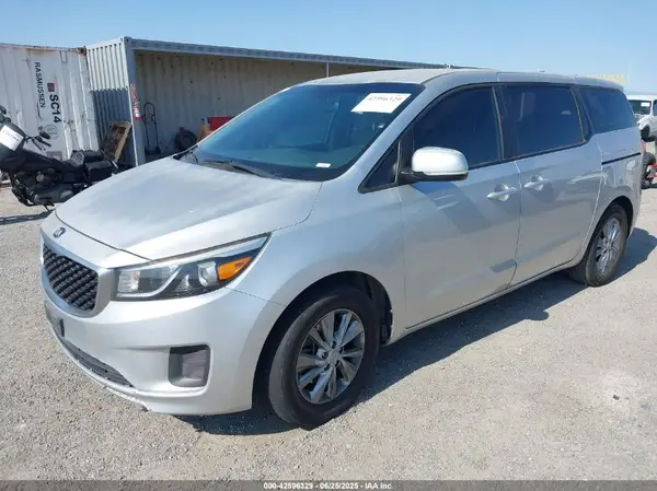 KNDMA5C13H6273443 2017 KIA SEDONA - Image 2