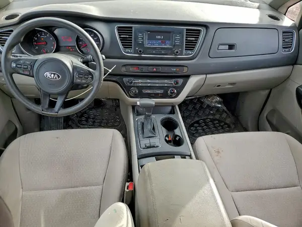 KNDMA5C13H6273507 2017 KIA SEDONA - Image 8